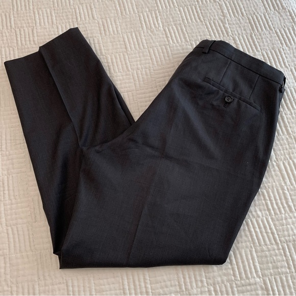 Hugo Boss Dark Charcoal Dress Pants Size 36R - Picture 1 of 7